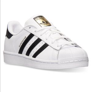 Adidas superstar sneakers 💫